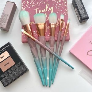 Mermaid At Heart - 7 Piece Makeup Brush Set